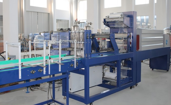 13-15 PKGS/MIN Full-Auto Widely Use Linear Type Shrink Wrapping Machine